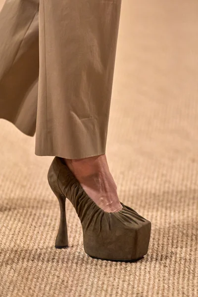 Look 74